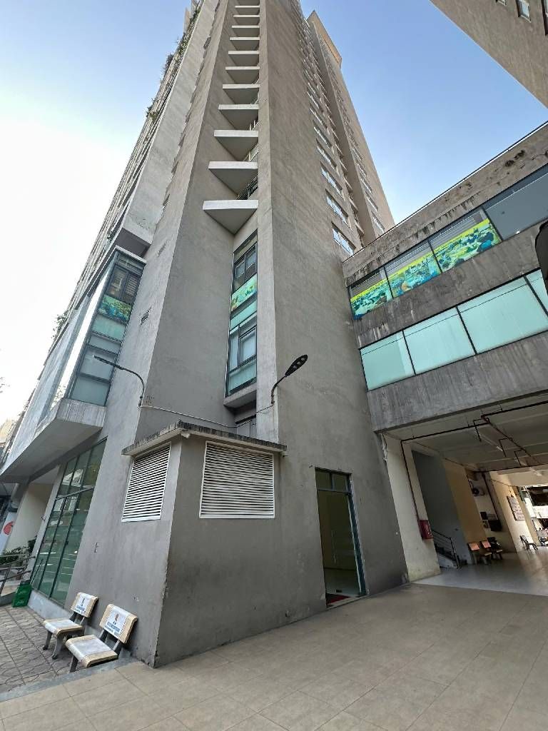 Bán nhà Phạm Ngọc Thạch - diện tích 2100m2 2 tầng - Hàng hiếm sàn thương mại - giá 230 tỷ