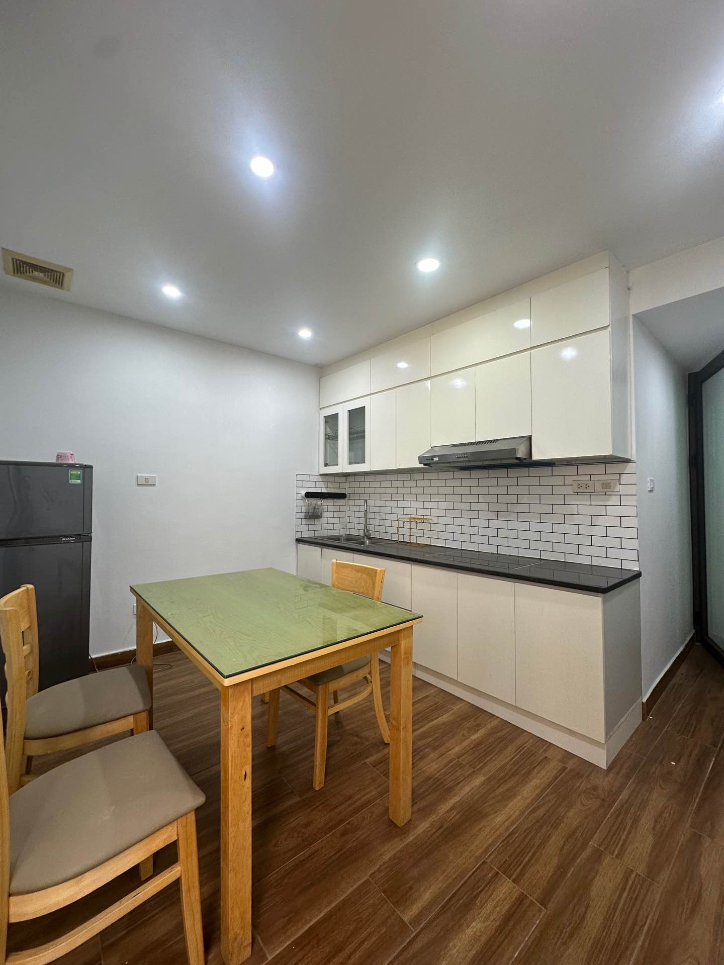 Bán nhà Tuệ Tĩnh - diện tích 82m2 6 tầng - Nhà 6 tầng thang máy - giá 42,5 tỷ