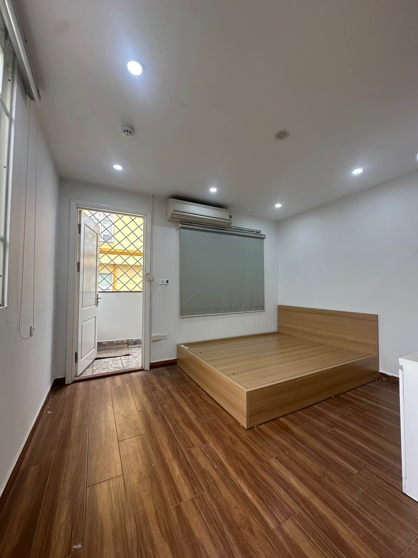 Bán nhà Tuệ Tĩnh - diện tích 82m2 6 tầng - Nhà 6 tầng thang máy - giá 42,5 tỷ