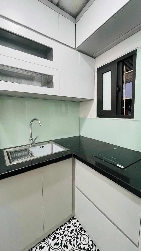 Bán nhà Quỳnh Mai - diện tích 70m2 3 tầng - Ô TÔ ĐỖ CẦU THANG - giá 3,8 tỷ