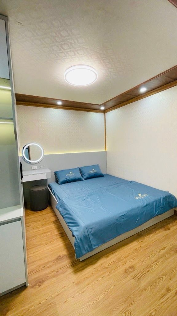 Bán nhà Quỳnh Mai - diện tích 70m2 3 tầng - Ô TÔ ĐỖ CẦU THANG - giá 3,8 tỷ