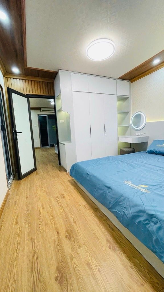 Bán nhà Quỳnh Mai - diện tích 70m2 3 tầng - Ô TÔ ĐỖ CẦU THANG - giá 3,8 tỷ