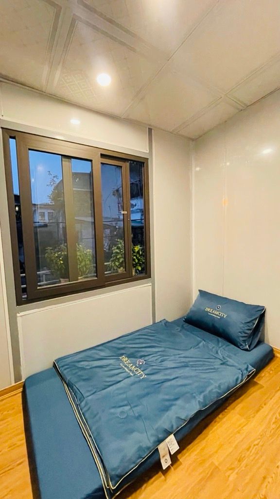 Bán nhà Quỳnh Mai - diện tích 70m2 3 tầng - Ô TÔ ĐỖ CẦU THANG - giá 3,8 tỷ