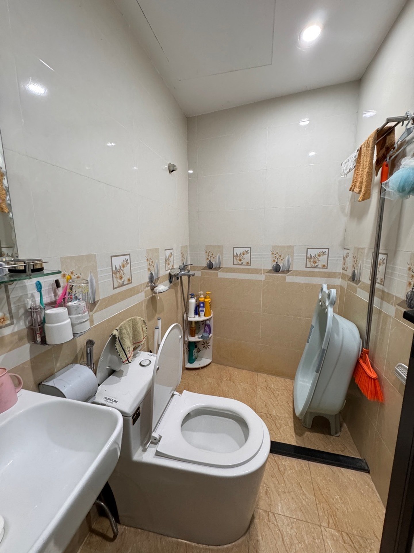 Bán nhà Hồ Linh Quang - diện tích 30m2 5 tầng - Mặt hồ Linh Quang, kinh doanh hái ra tiền - giá 21,9 tỷ
