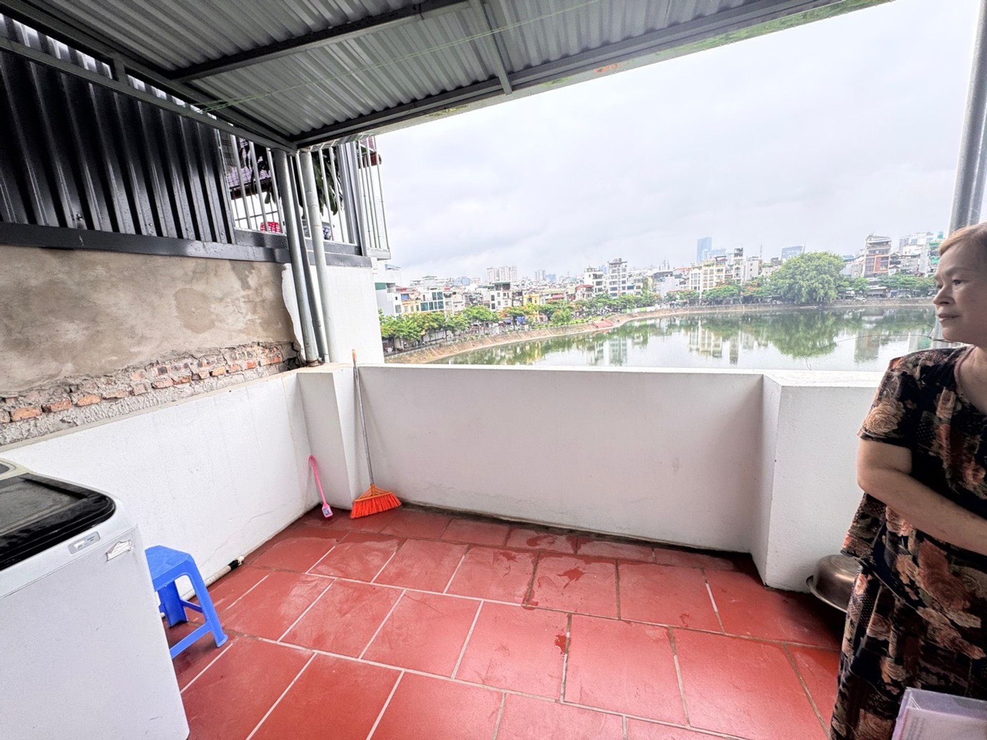Bán nhà Hồ Linh Quang - diện tích 30m2 5 tầng - Mặt hồ Linh Quang, kinh doanh hái ra tiền - giá 21,9 tỷ