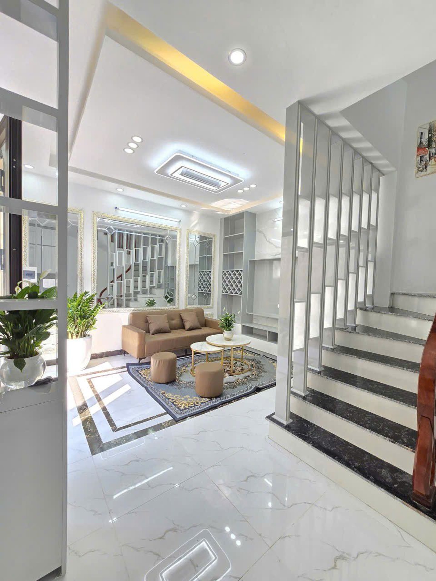 Bán nhà Thúy Lĩnh - diện tích 35m2 5 tầng - Sát mặt phố - giá 6,5 tỷ
