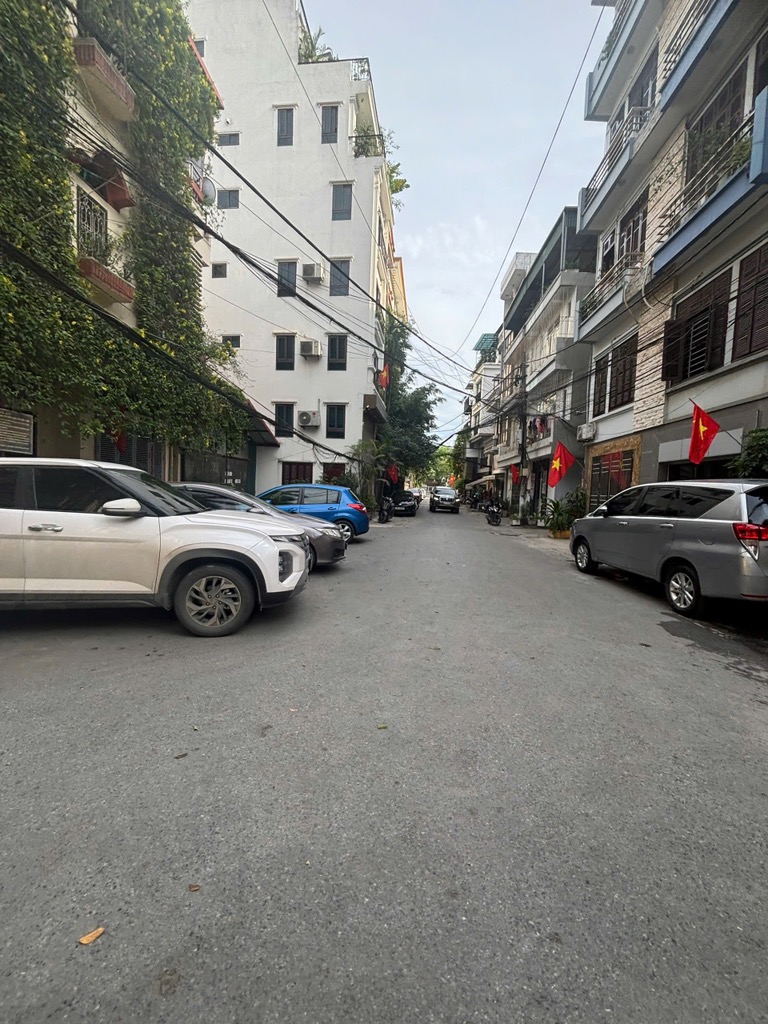 Bán nhà Đội Cấn - diện tích 300m2 4 tầng - BIỆT THỰ GIỮA LÒNG BA ĐÌNH, VỊ TRÍ VÀNG - giá 50 tỷ