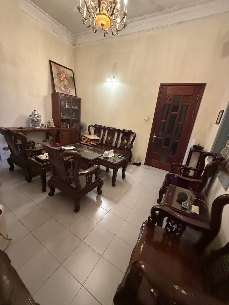 Bán nhà Đội Cấn - diện tích 300m2 4 tầng - BIỆT THỰ GIỮA LÒNG BA ĐÌNH, VỊ TRÍ VÀNG - giá 50 tỷ