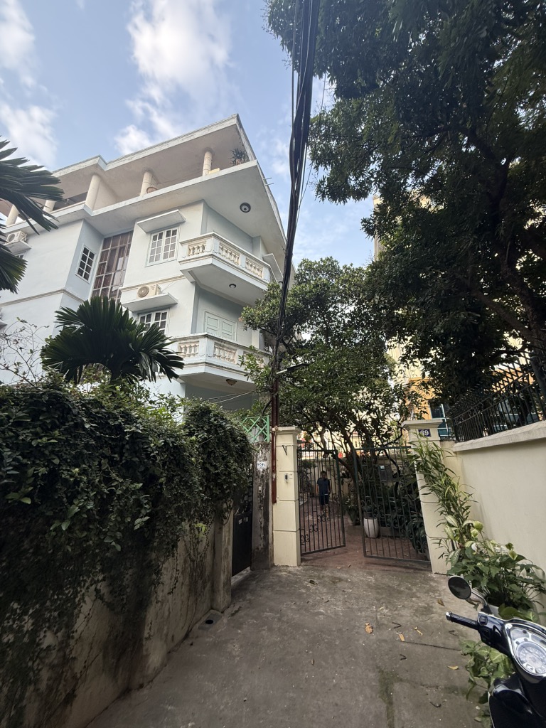 Bán nhà Đội Cấn - diện tích 300m2 4 tầng - BIỆT THỰ GIỮA LÒNG BA ĐÌNH, VỊ TRÍ VÀNG - giá 50 tỷ