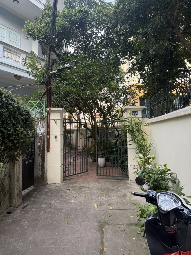 Bán nhà Đội Cấn - diện tích 300m2 4 tầng - BIỆT THỰ GIỮA LÒNG BA ĐÌNH, VỊ TRÍ VÀNG - giá 50 tỷ