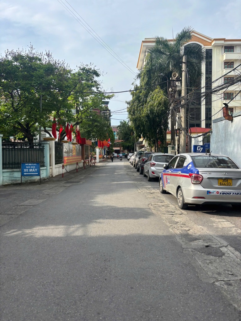 Bán nhà Đội Cấn - diện tích 300m2 4 tầng - BIỆT THỰ GIỮA LÒNG BA ĐÌNH, VỊ TRÍ VÀNG - giá 50 tỷ