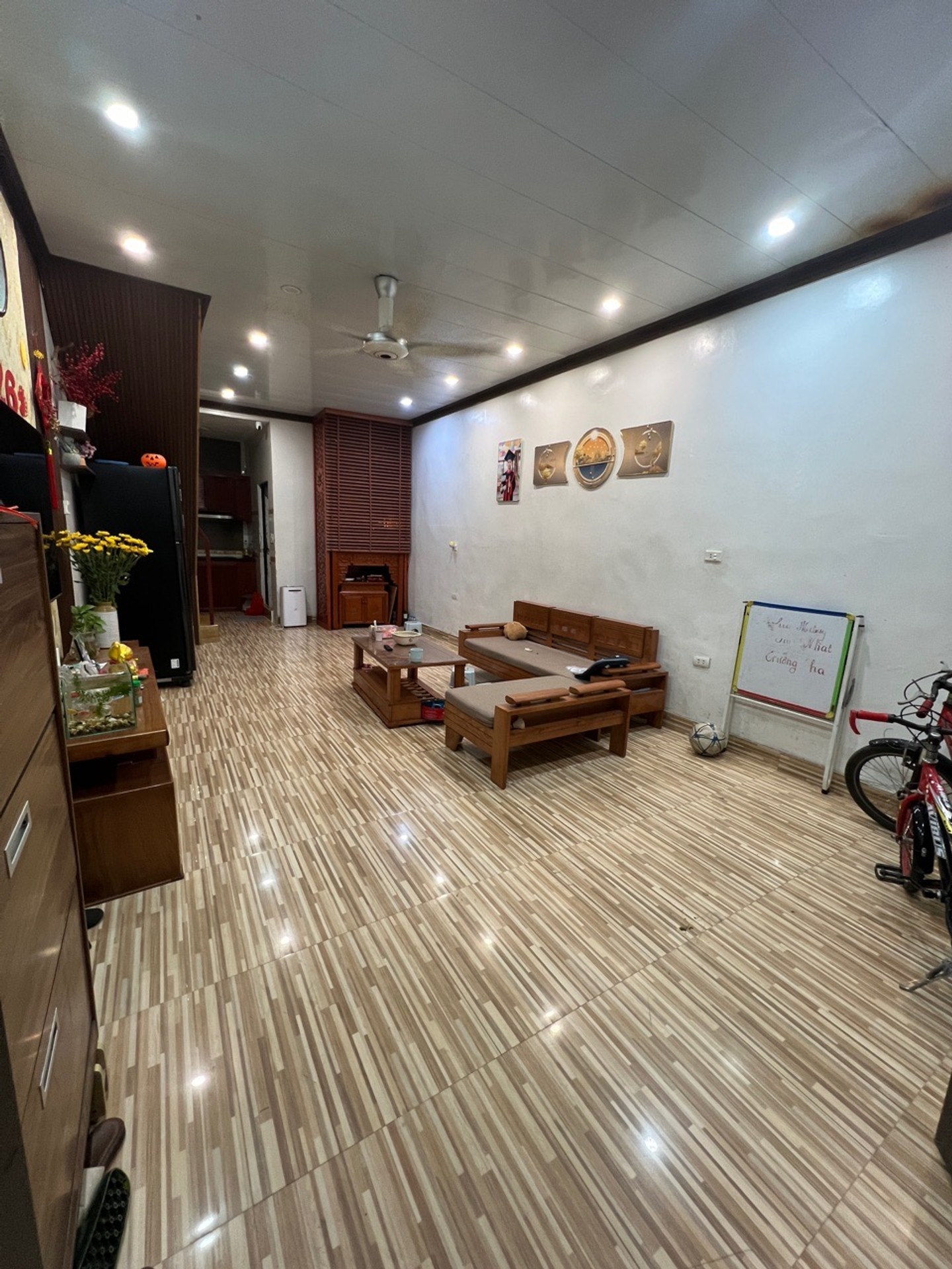 Bán nhà Đông Thiên - diện tích 40m2 2 tầng - Ngõ ba gác, rộng thoáng - giá 1,9 tỷ