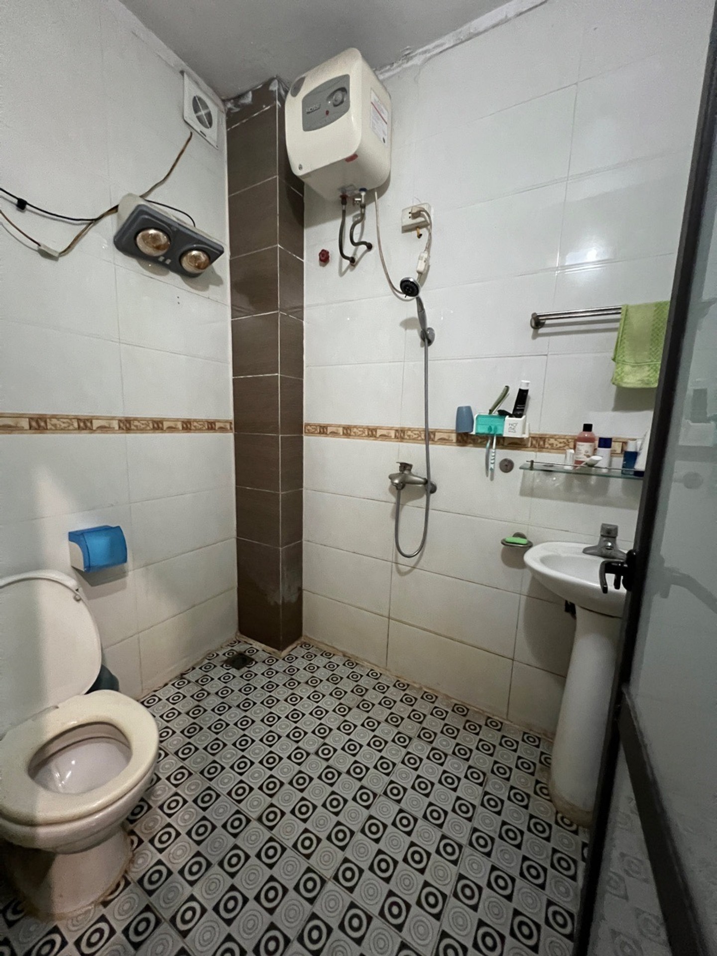 Bán nhà Đông Thiên - diện tích 40m2 2 tầng - Ngõ ba gác, rộng thoáng - giá 1,9 tỷ