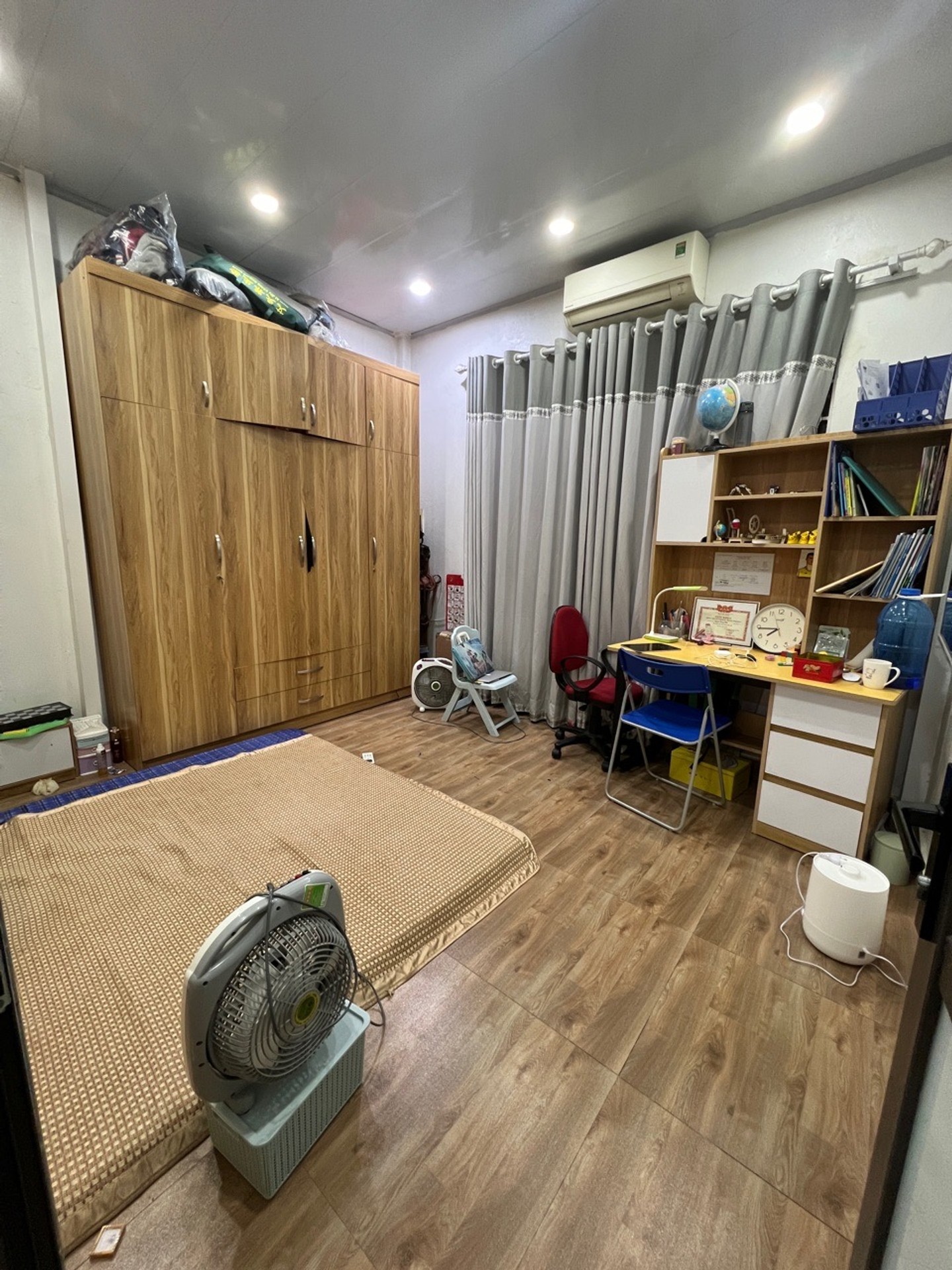 Bán nhà Đông Thiên - diện tích 40m2 2 tầng - Ngõ ba gác, rộng thoáng - giá 1,9 tỷ