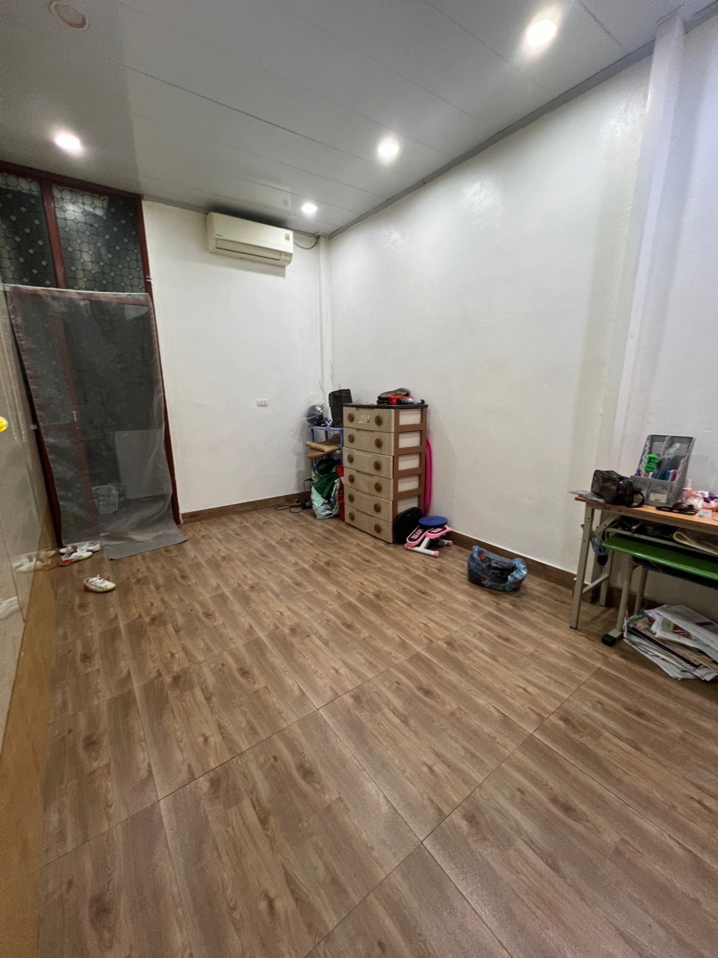 Bán nhà Đông Thiên - diện tích 40m2 2 tầng - Ngõ ba gác, rộng thoáng - giá 1,9 tỷ