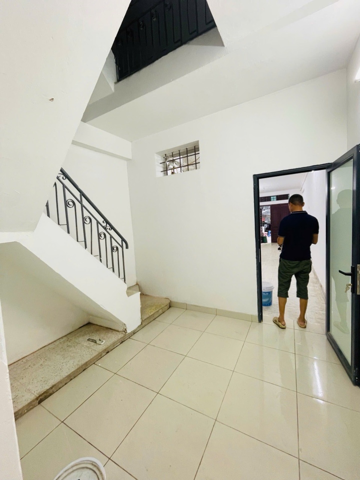 Bán nhà Kim Ngưu - diện tích 74m2 4 tầng - Ngõ rộng, ô tô đỗ trước nhà - giá 22 tỷ