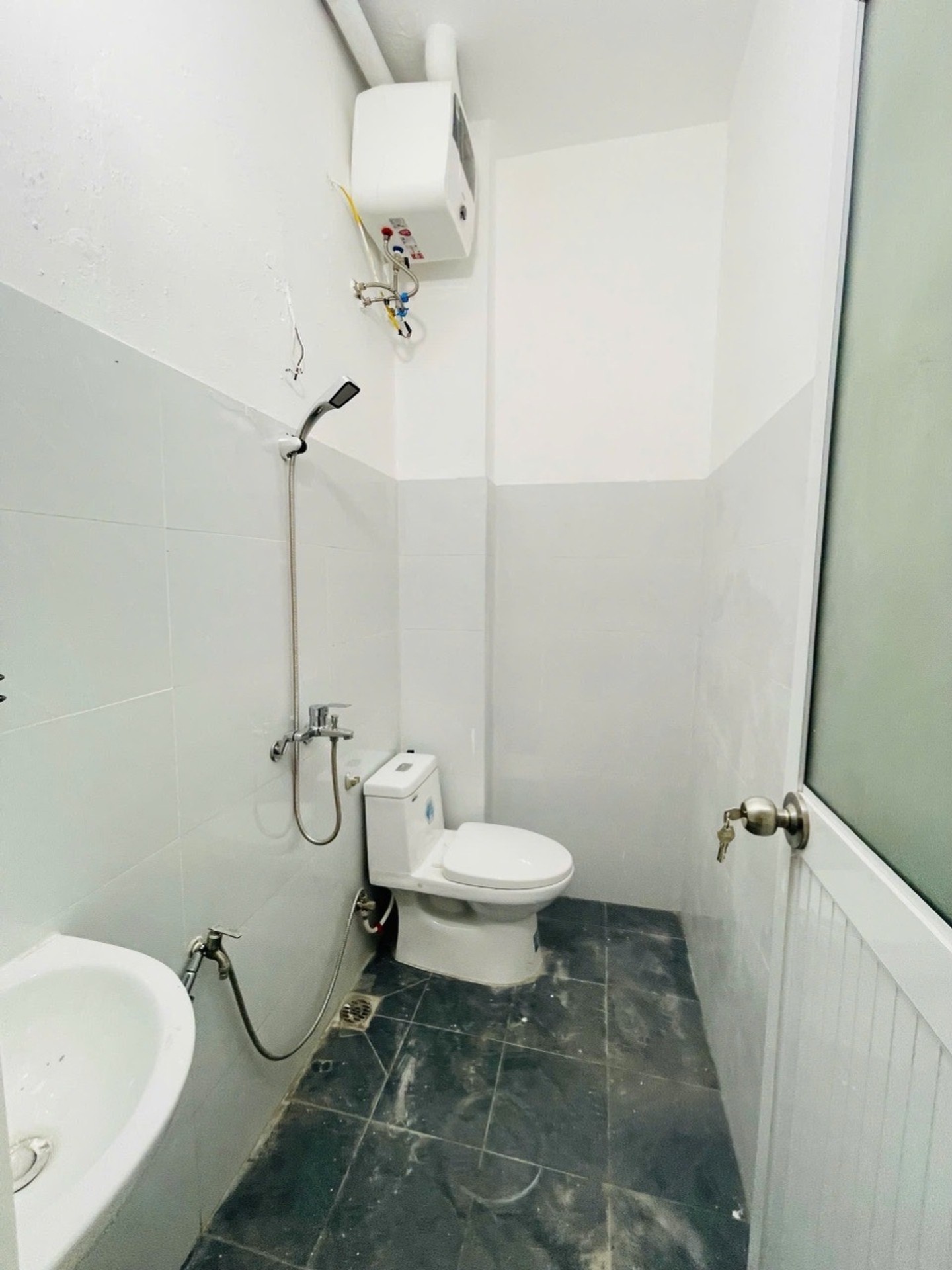 Bán nhà Kim Ngưu - diện tích 74m2 4 tầng - Ngõ rộng, ô tô đỗ trước nhà - giá 22 tỷ
