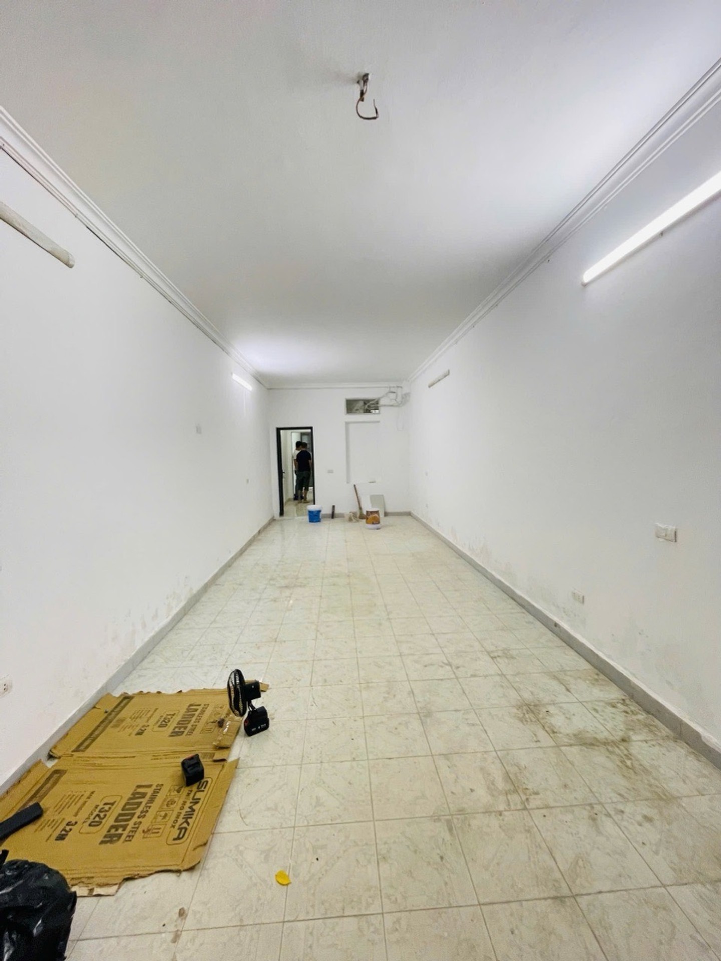 Bán nhà Kim Ngưu - diện tích 74m2 4 tầng - Ngõ rộng, ô tô đỗ trước nhà - giá 22 tỷ