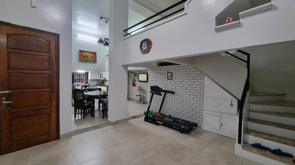 Bán nhà Phố 8/3 - diện tích 113m2 3 tầng - Mặt phố sầm uất - giá 45 tỷ