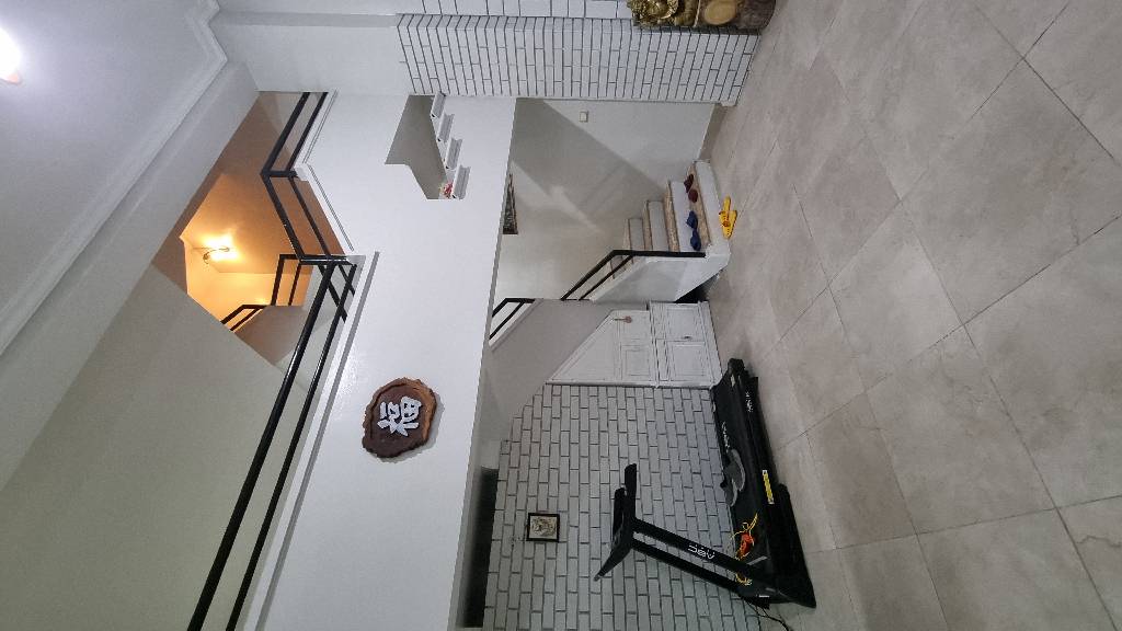 Bán nhà Phố 8/3 - diện tích 113m2 3 tầng - Mặt phố sầm uất - giá 45 tỷ