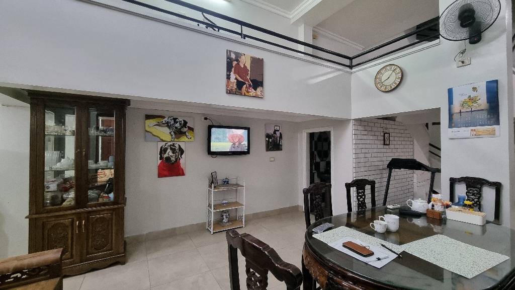 Bán nhà Phố 8/3 - diện tích 113m2 3 tầng - Mặt phố sầm uất - giá 45 tỷ