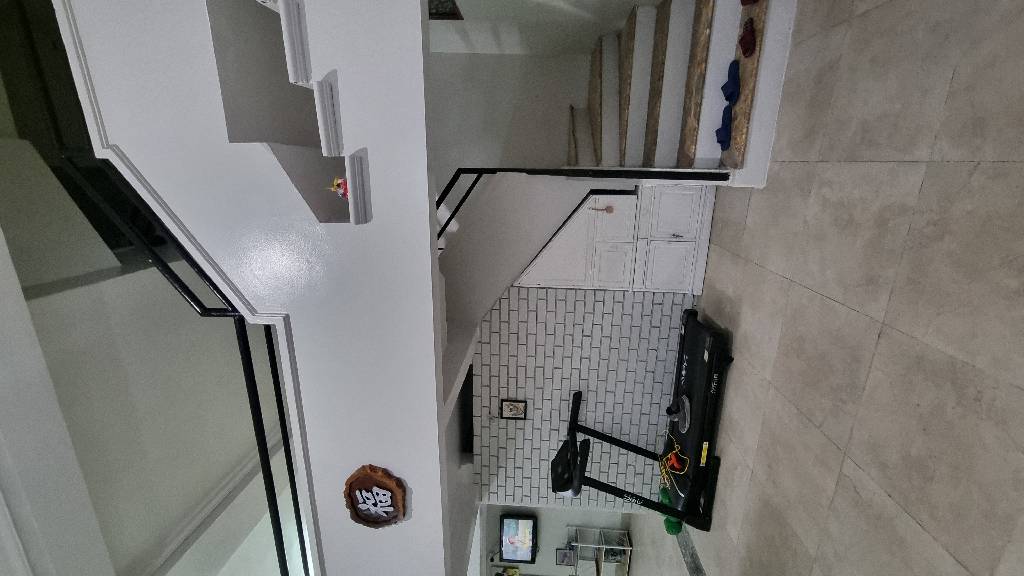 Bán nhà Phố 8/3 - diện tích 113m2 3 tầng - Mặt phố sầm uất - giá 45 tỷ