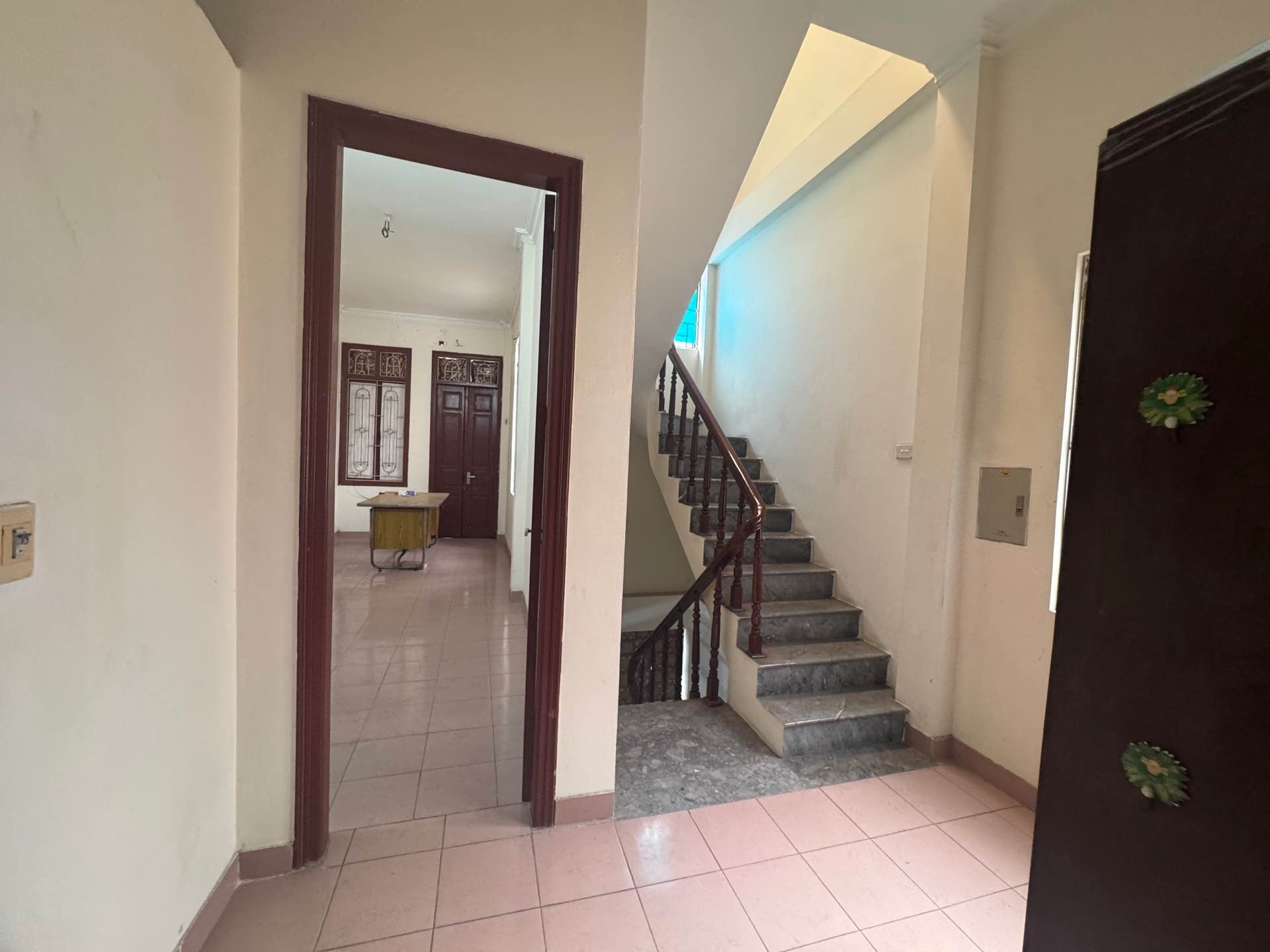 Bán nhà Minh Khai - diện tích 48m2 3 tầng - Lô góc 2 mặt thoáng - giá 11 tỷ