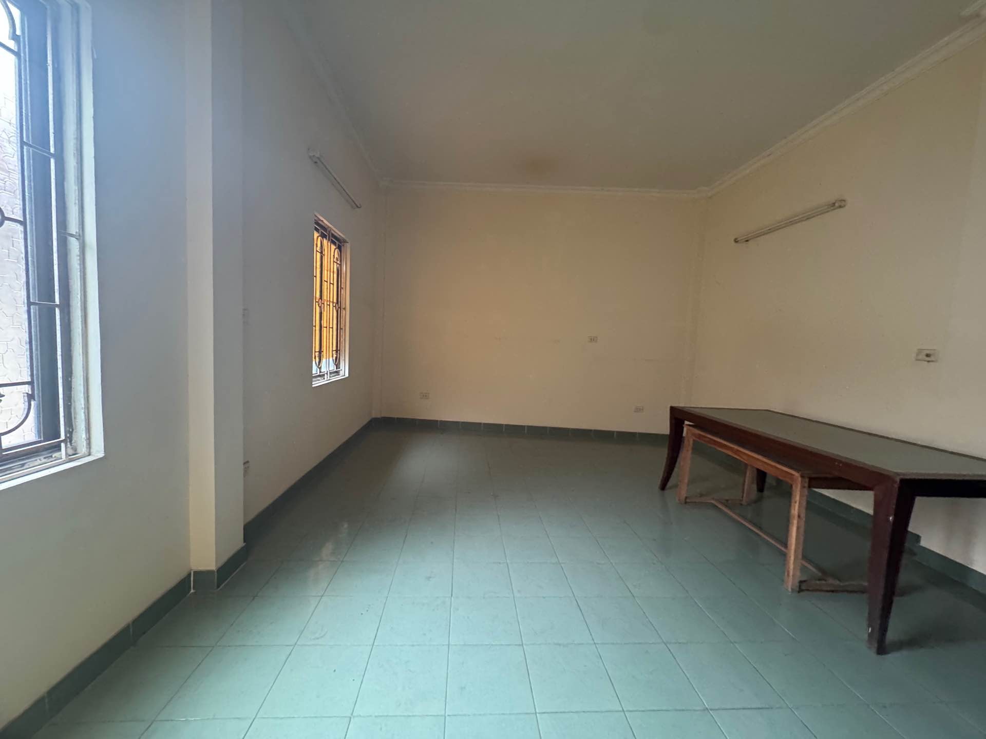 Bán nhà Minh Khai - diện tích 48m2 3 tầng - Lô góc 2 mặt thoáng - giá 11 tỷ