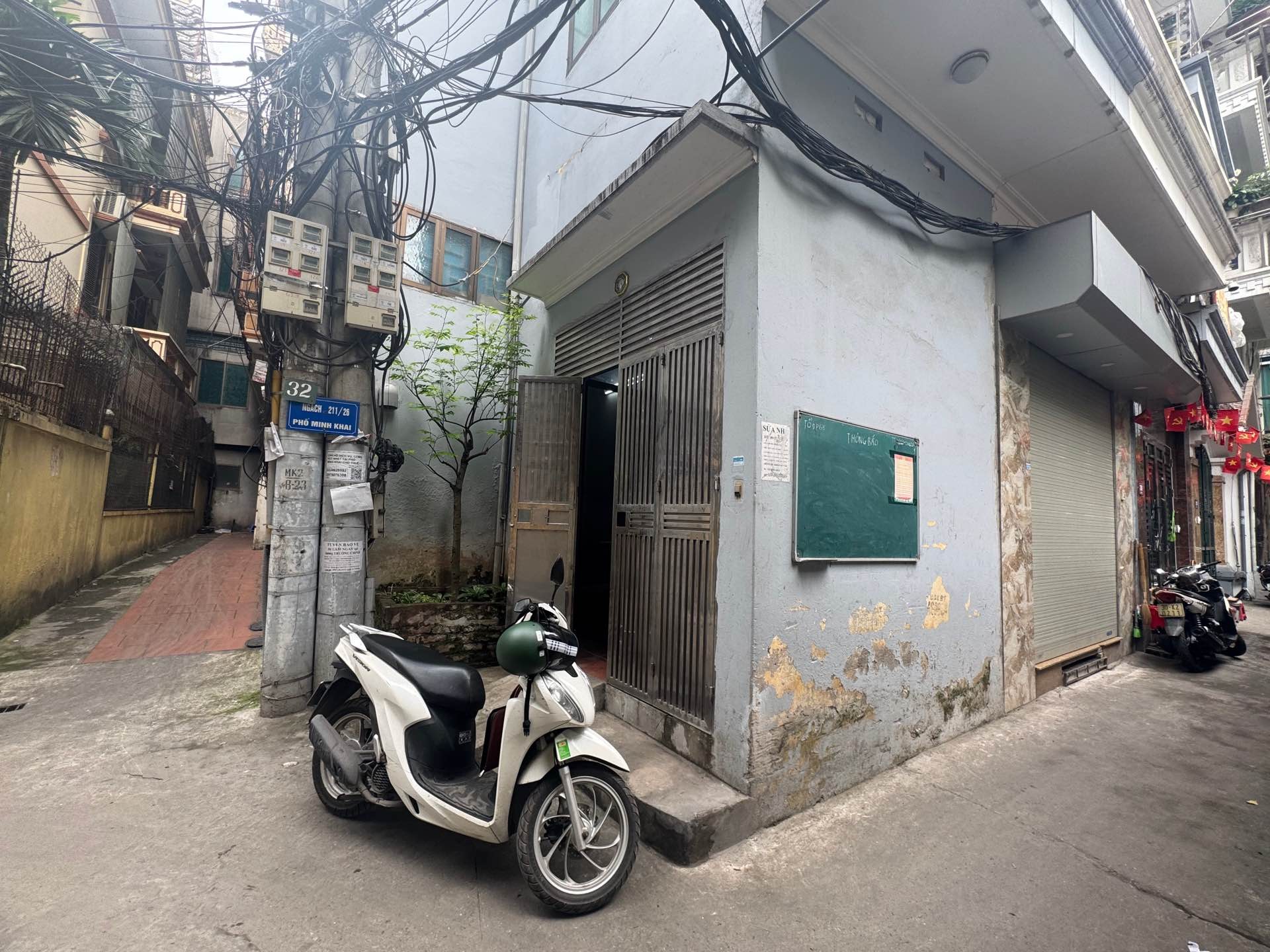 Bán nhà Minh Khai - diện tích 48m2 3 tầng - Lô góc 2 mặt thoáng - giá 11 tỷ