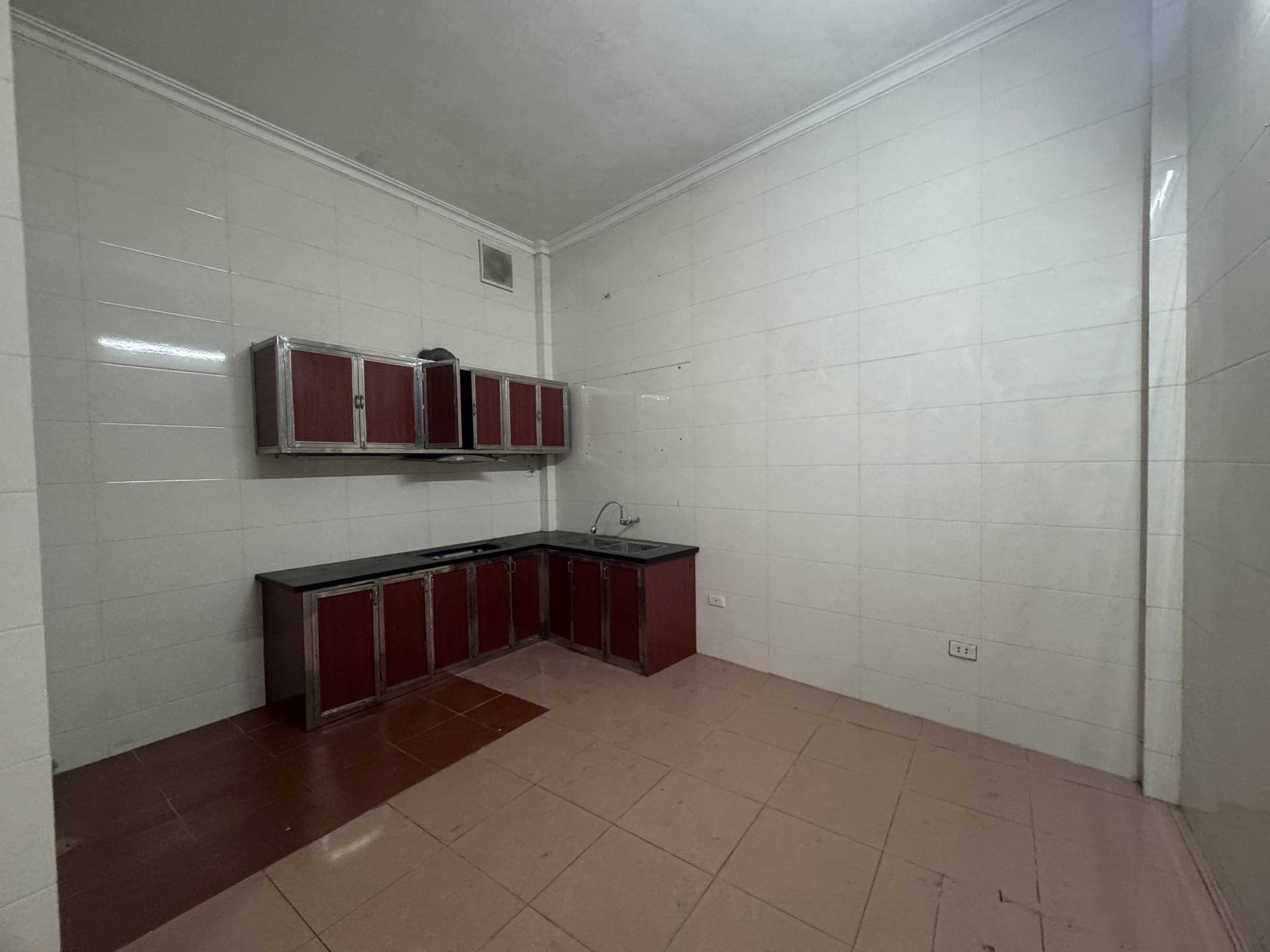 Bán nhà Minh Khai - diện tích 48m2 3 tầng - Lô góc 2 mặt thoáng - giá 11 tỷ