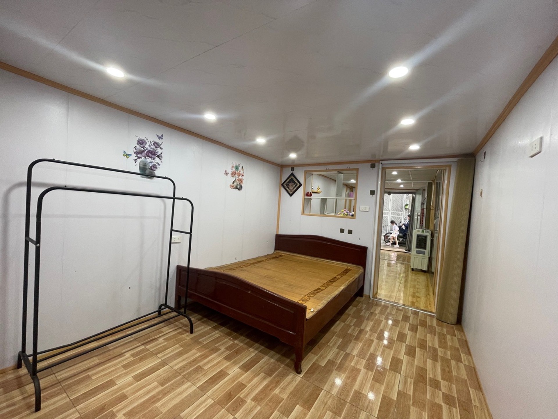 Bán nhà Tân Mai - diện tích 45m2 1 tầng - Nhà đẹp ở luôn - giá 2,05 tỷ