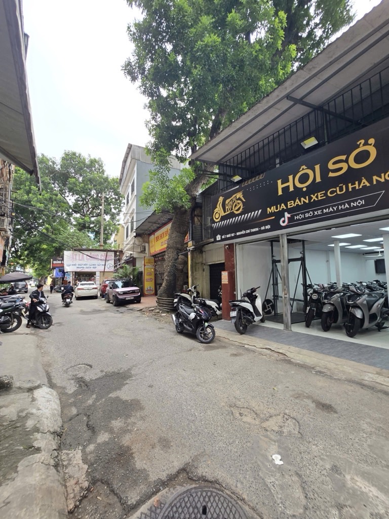 Bán nhà Nguyễn Chí Thanh - diện tích 94m2 2 tầng - Ô tô tránh - giá 28 tỷ