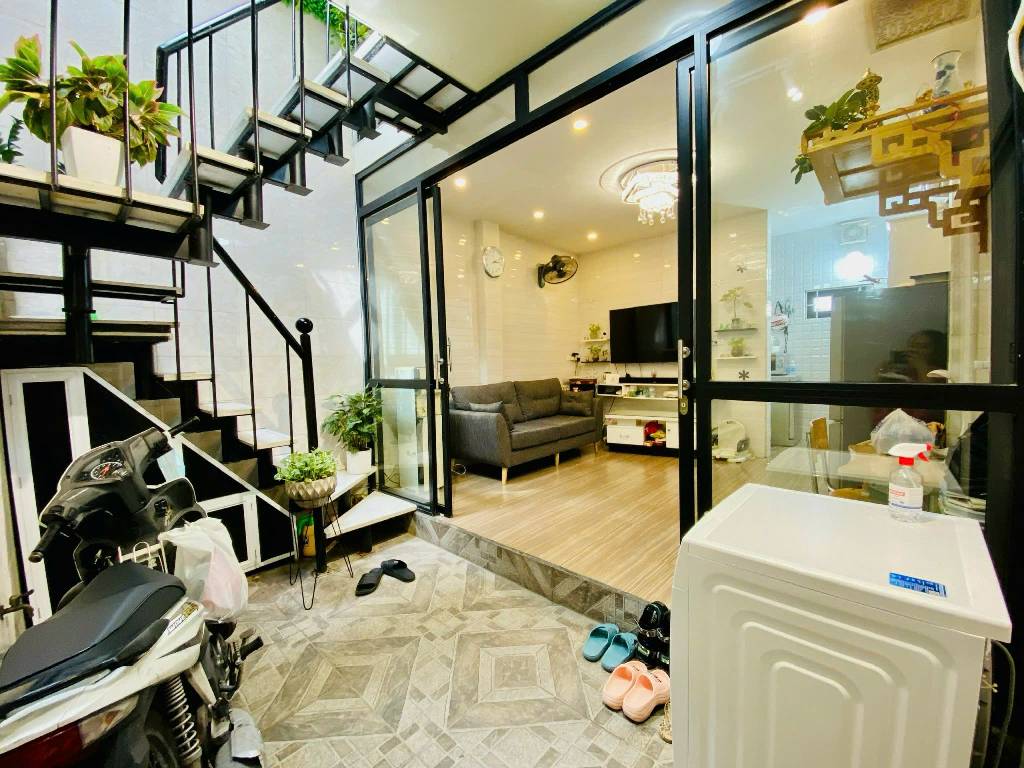 Bán nhà Lĩnh Nam - diện tích 28m2 2 tầng - Nhà không sổ, đầy đủ giấy tờ nộp thuế - giá 2,3 tỷ