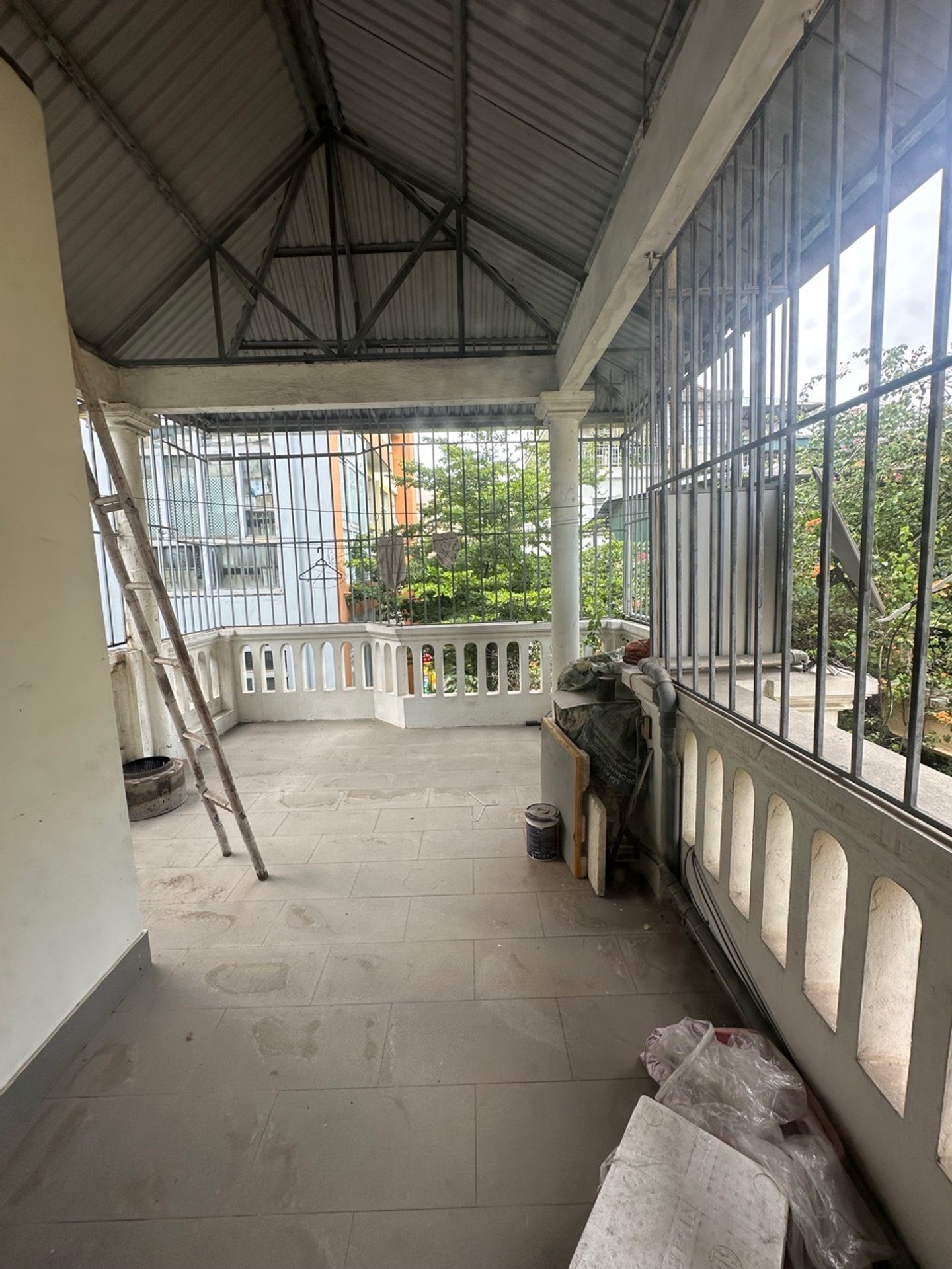 Bán nhà Lạc Trung - diện tích 52m2 3 tầng - Lô góc, ô tô đỗ cửa - giá 18,5 tỷ