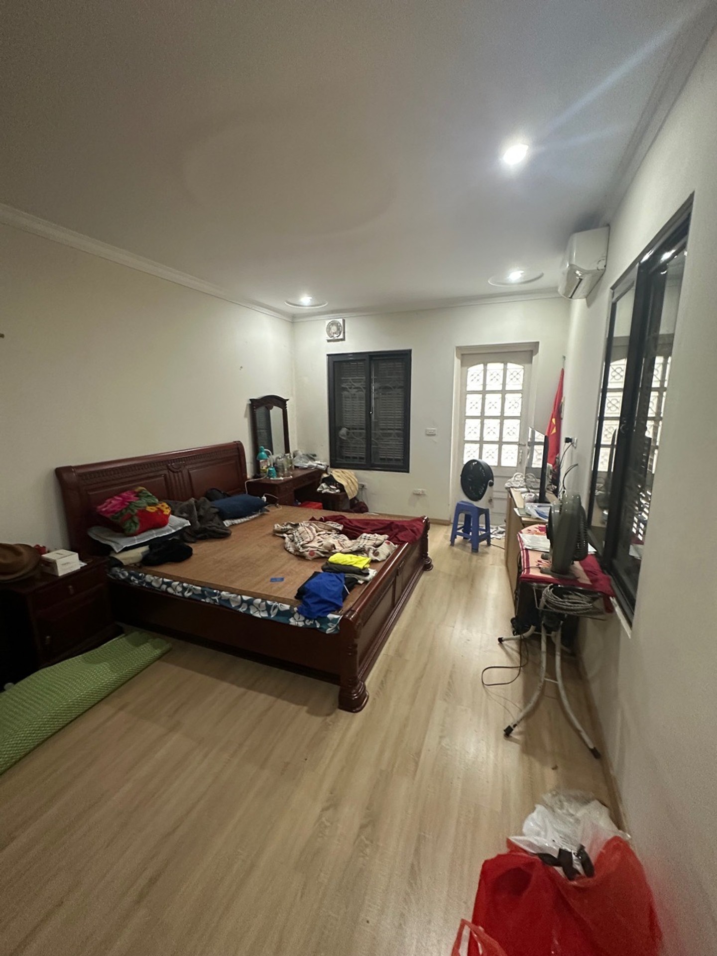 Bán nhà Lạc Trung - diện tích 52m2 3 tầng - Lô góc, ô tô đỗ cửa - giá 18,5 tỷ