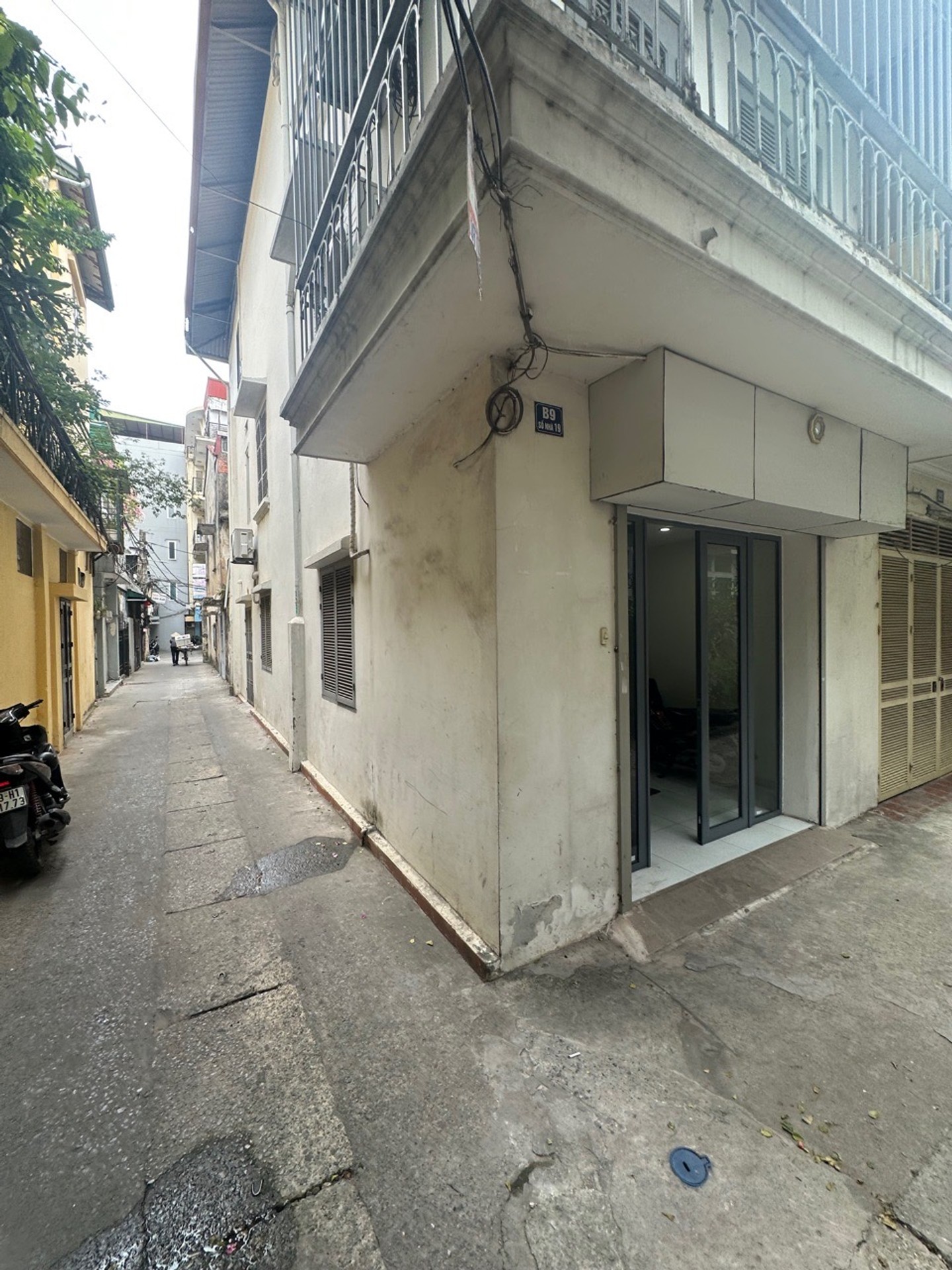 Bán nhà Lạc Trung - diện tích 52m2 3 tầng - Lô góc, ô tô đỗ cửa - giá 18,5 tỷ