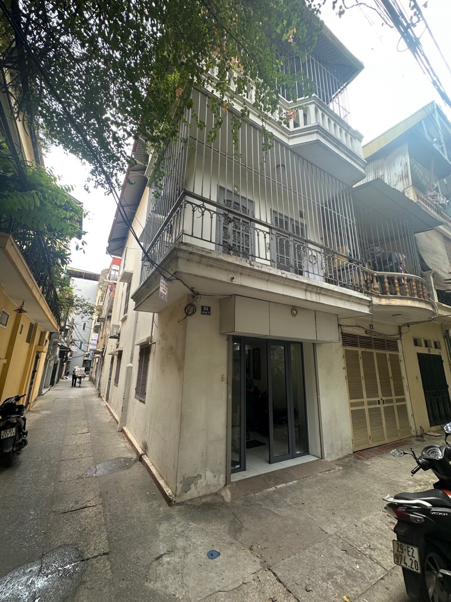 Bán nhà Lạc Trung - diện tích 52m2 3 tầng - Lô góc, ô tô đỗ cửa - giá 18,5 tỷ