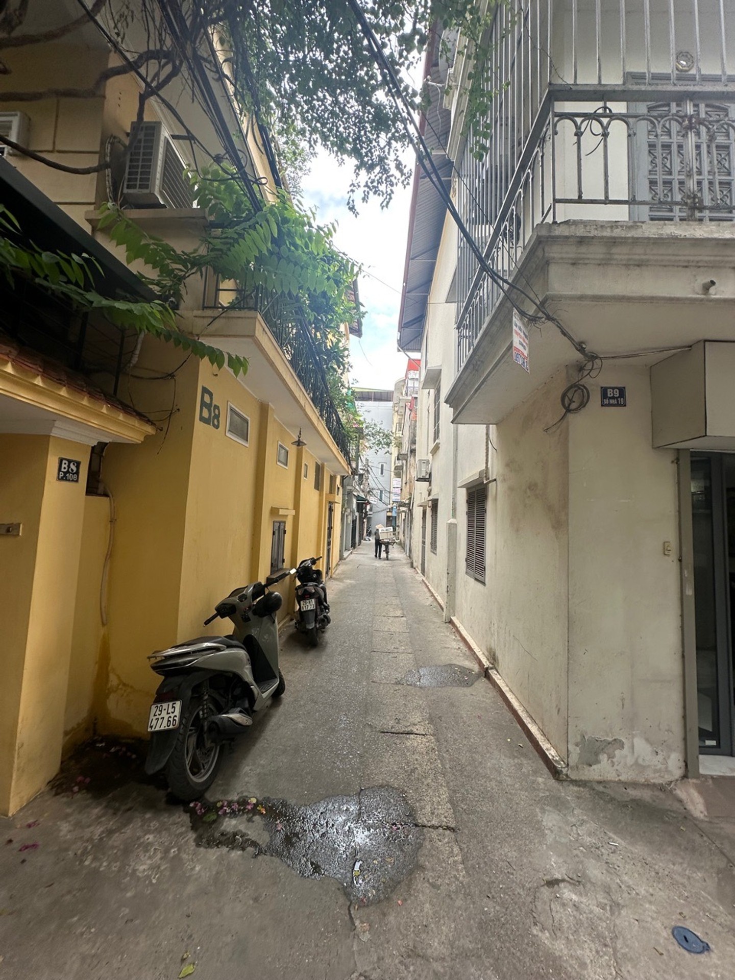 Bán nhà Lạc Trung - diện tích 52m2 3 tầng - Lô góc, ô tô đỗ cửa - giá 18,5 tỷ