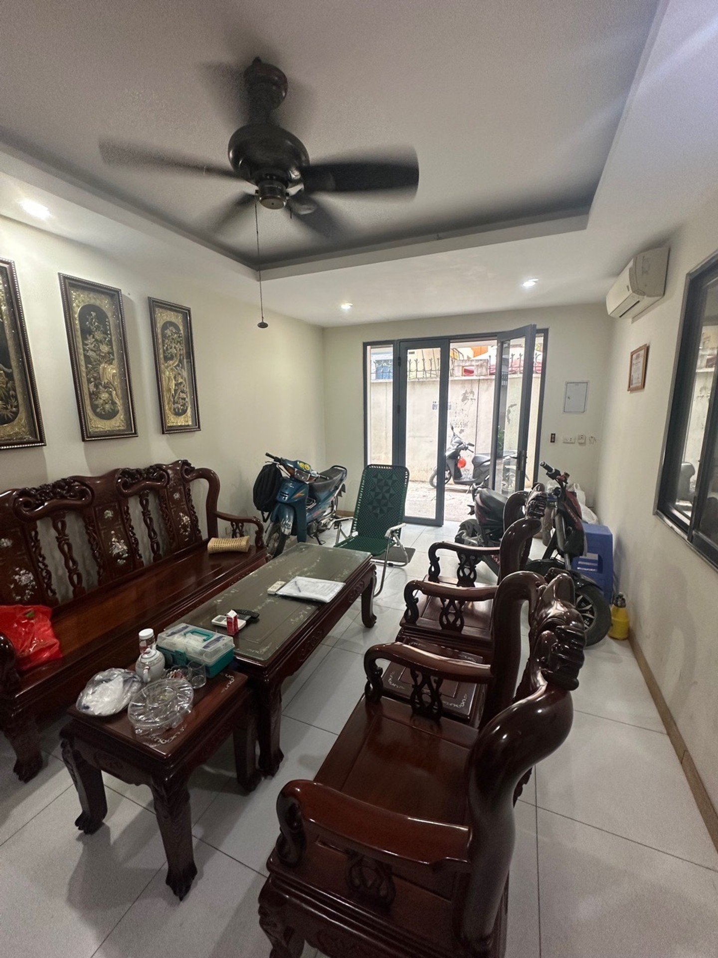 Bán nhà Lạc Trung - diện tích 52m2 3 tầng - Lô góc, ô tô đỗ cửa - giá 18,5 tỷ