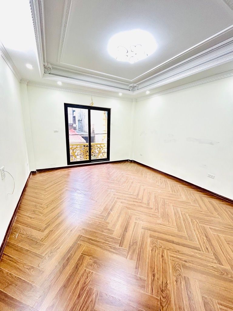 Bán nhà Vĩnh Hưng - diện tích 37m2 6 tầng - Thang máy - giá 11 tỷ