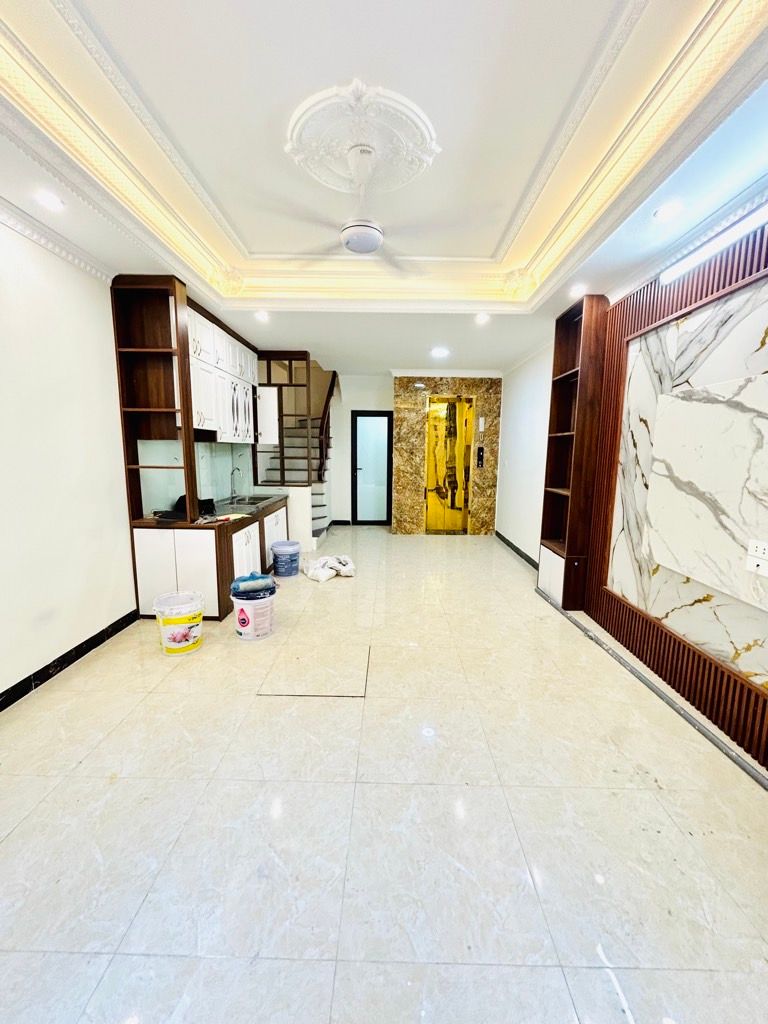 Bán nhà Vĩnh Hưng - diện tích 37m2 6 tầng - Thang máy - giá 11 tỷ