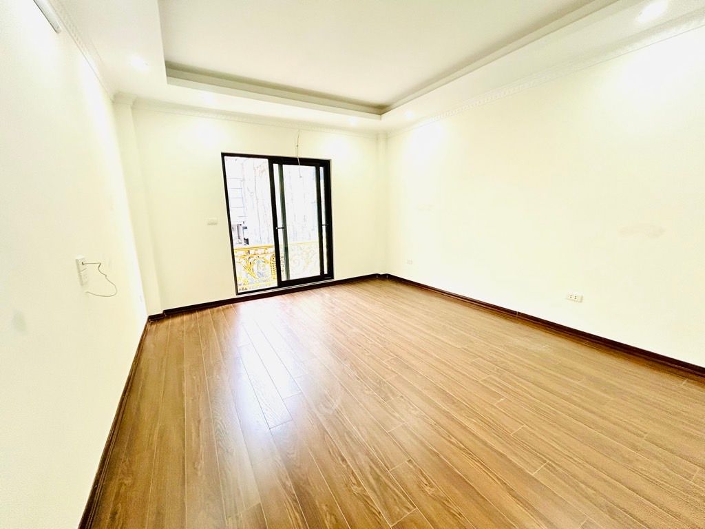 Bán nhà Vĩnh Hưng - diện tích 37m2 6 tầng - Thang máy - giá 11 tỷ
