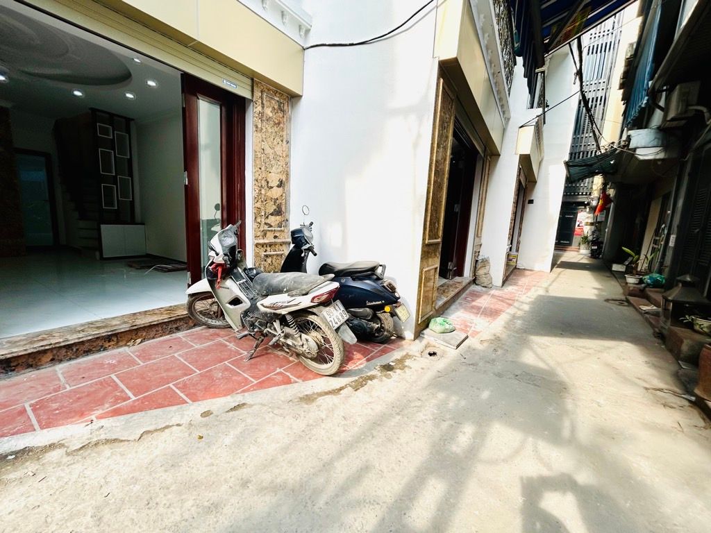 Bán nhà Vĩnh Hưng - diện tích 37m2 6 tầng - Thang máy - giá 11 tỷ