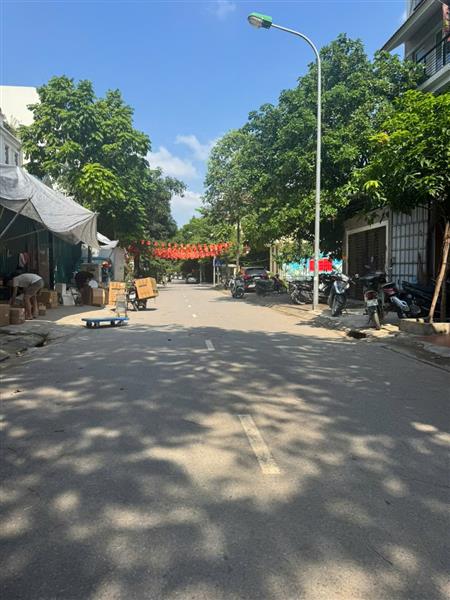 Bán nhà Khu nhà ở Tổng cục 5 Bộ Công An - diện tích 200m2 4 tầng - ô tô tránh - giá 6,2 tỷ