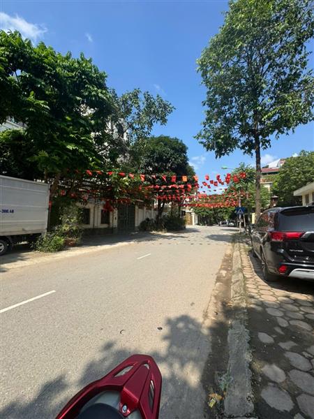 Bán nhà Khu nhà ở Tổng cục 5 Bộ Công An - diện tích 200m2 4 tầng - ô tô tránh - giá 6,2 tỷ