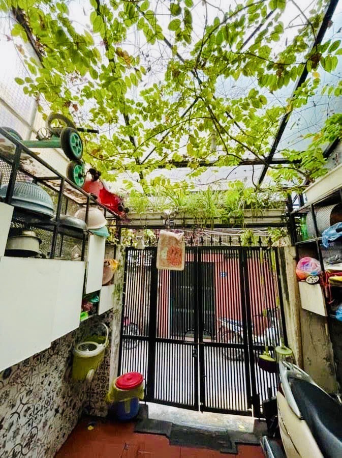 Bán nhà Bạch Đằng - diện tích 43m2 3 tầng - Ngõ 3 gác tránh xe máy - giá Nhỉnh 8 tỷ