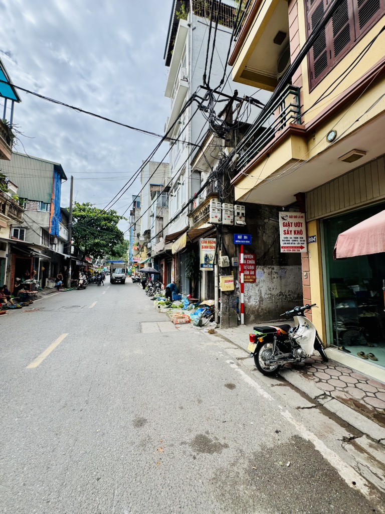 Bán nhà Bạch Đằng - diện tích 43m2 3 tầng - Ngõ 3 gác tránh xe máy - giá Nhỉnh 8 tỷ