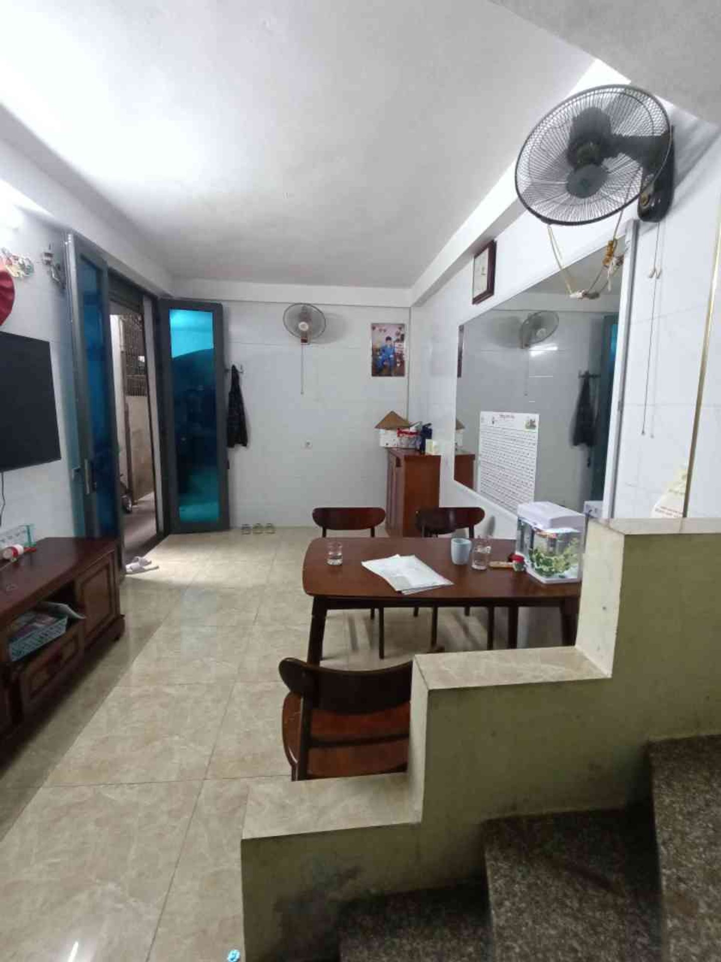 Bán nhà Tân Mai - diện tích 20m2 6 tầng - 3 mặt thoáng - giá 3,1 tỷ