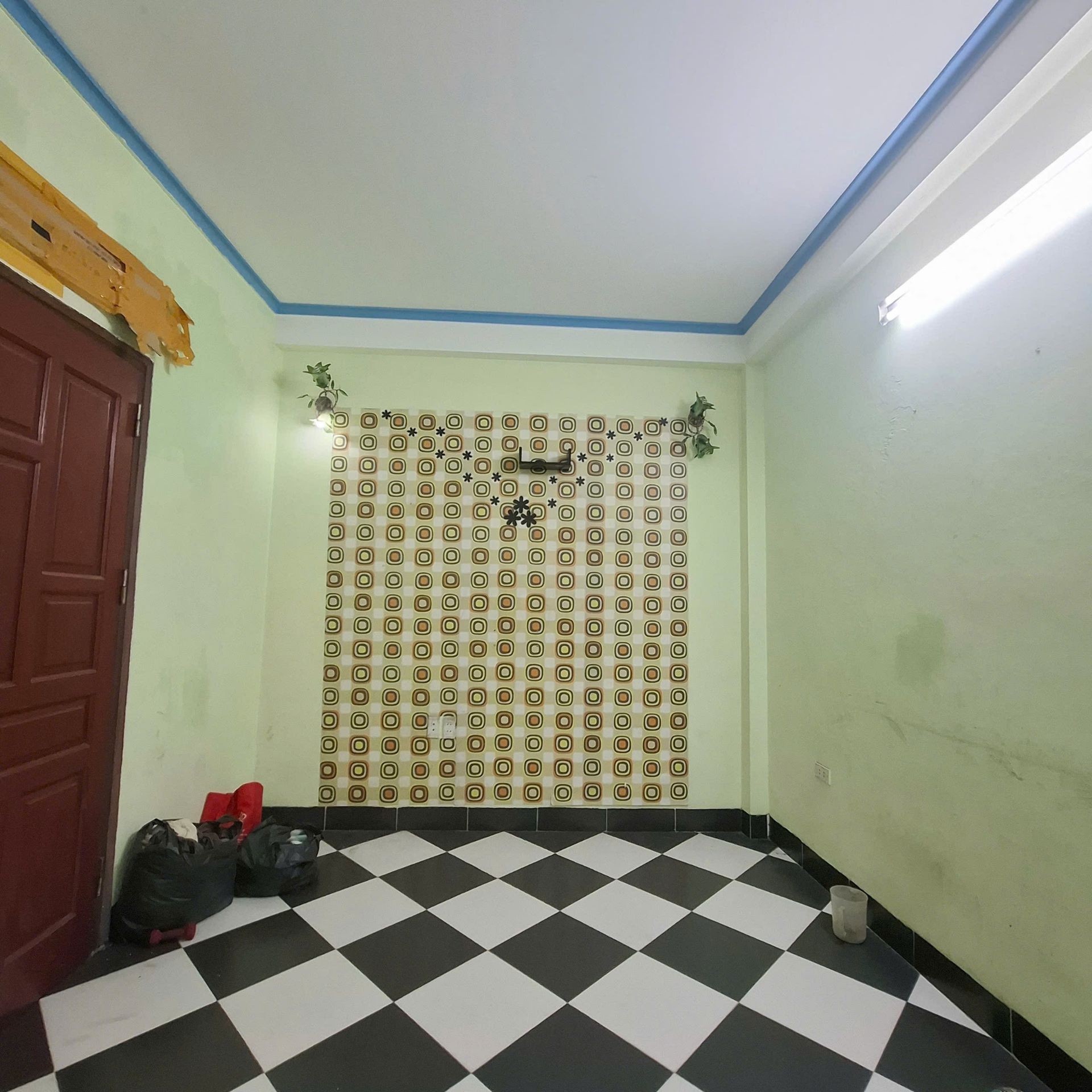 Bán nhà Nam Dư - diện tích 43m2 5 tầng - Mặt ngõ thông ô tô tránh - giá 12,2 tỷ