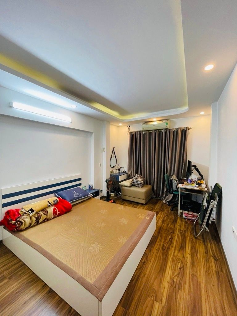 Bán nhà Định Công Thượng - diện tích 30m2 5 tầng - Ô TÔ CÁCH 15m - giá 7,6 tỷ